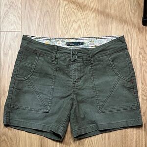 Prana Women’s Suki Corduroy Green Women's Cargo Shorts size 8